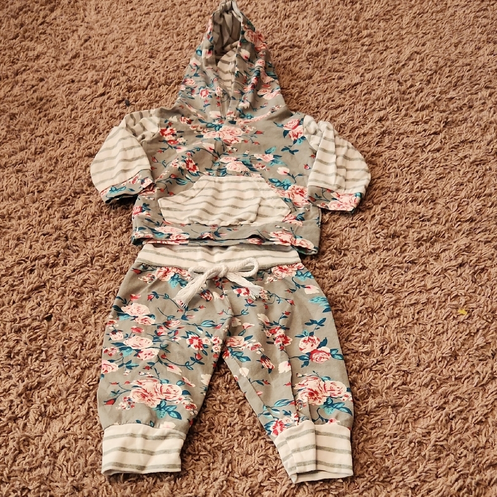 Catpapa- Floral Hoodie and Pants Set for Kids- Size 70 (6/9M)